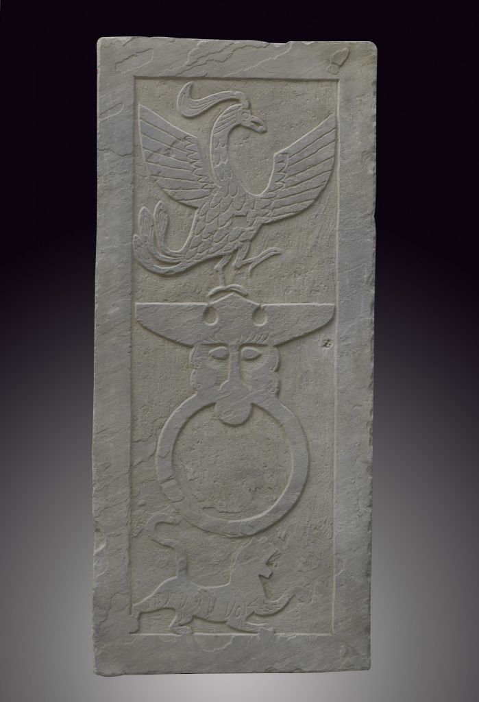 图片[1]-Portrait stone of the door leaf with rosefinch pattern (right side)-China Archive